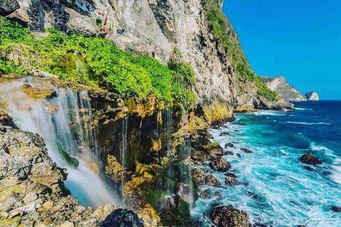 peguyangan-waterfall-nusa-penida